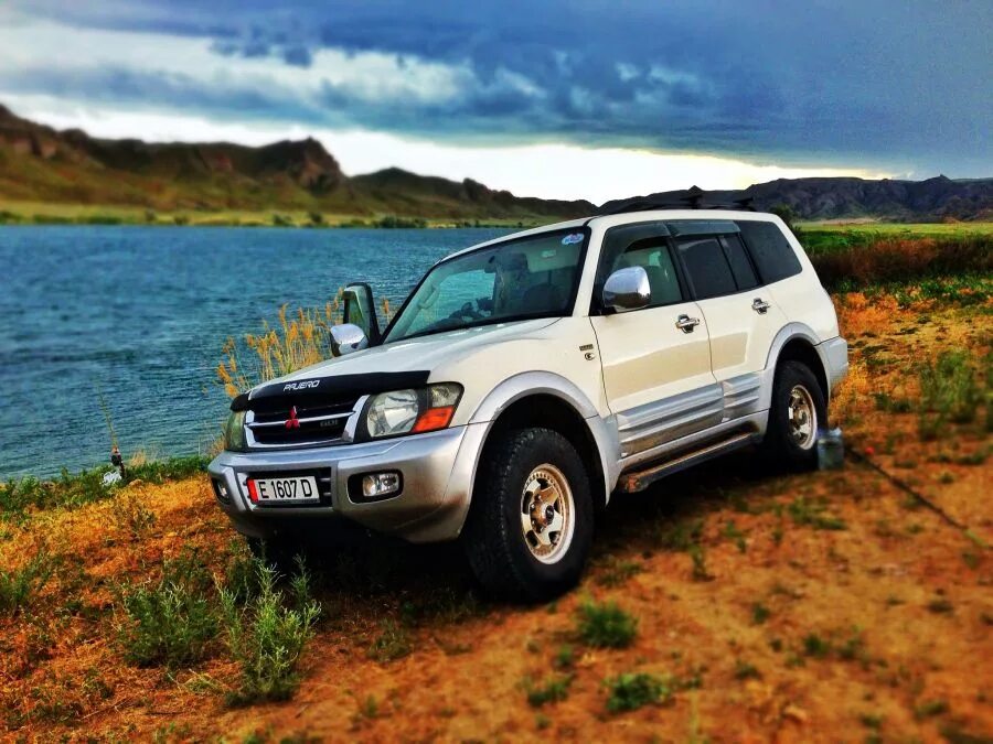 Мицубиси паджеро года выпуска. Mitsubishi Pajero 1999. Mitsubishi Паджеро 1999. Pajero Mitsubishi Pajero 1999. Pajero 3 1999.