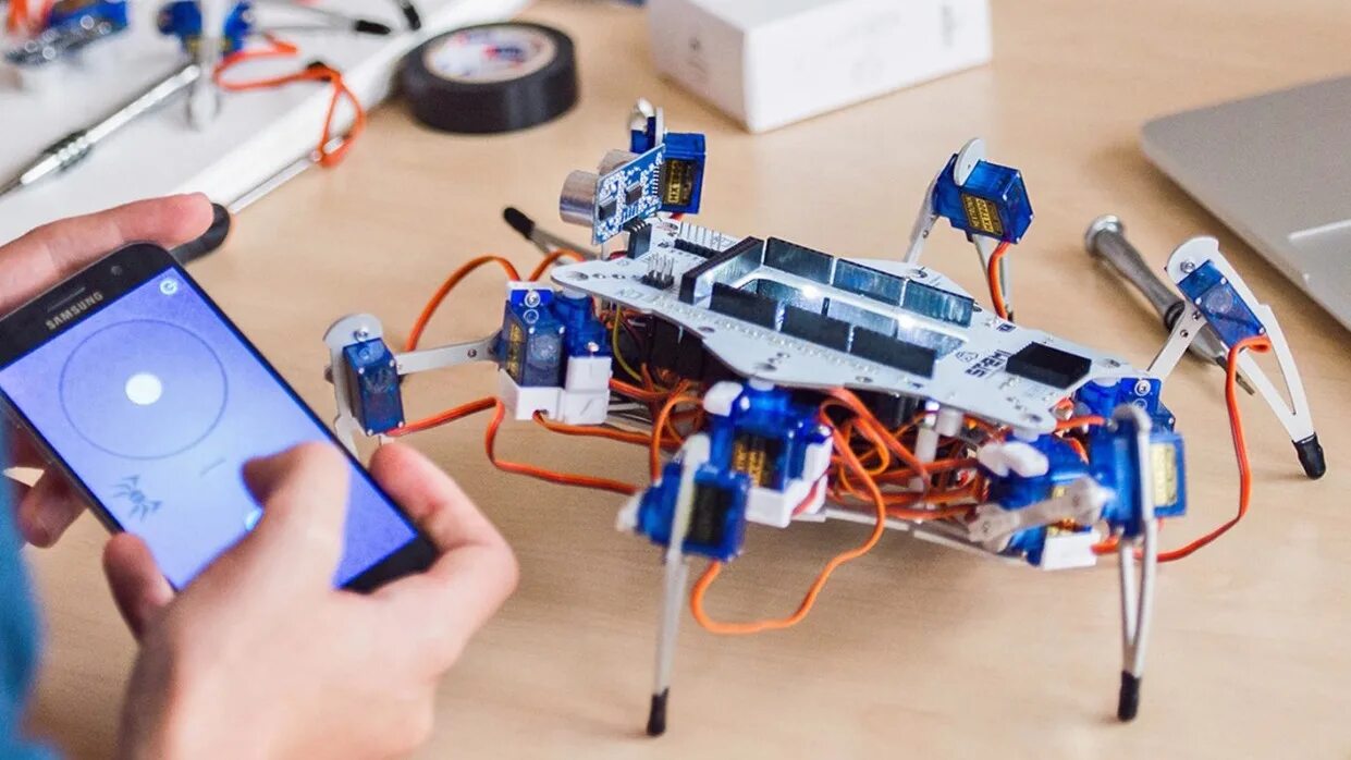 Robot diy. Гексапод arduino. робот гексапод на ардуино. робот diy. робототехника для детей.