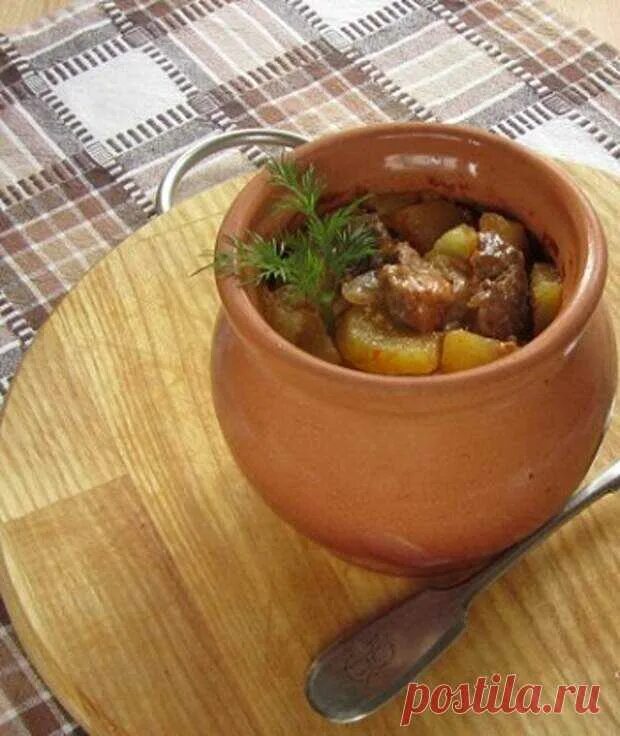 Картошка в горшочках. Блюда в глиняном горшке. Азу в горшочках. Конина в горшочках в духовке. Мясо в горшочках.
