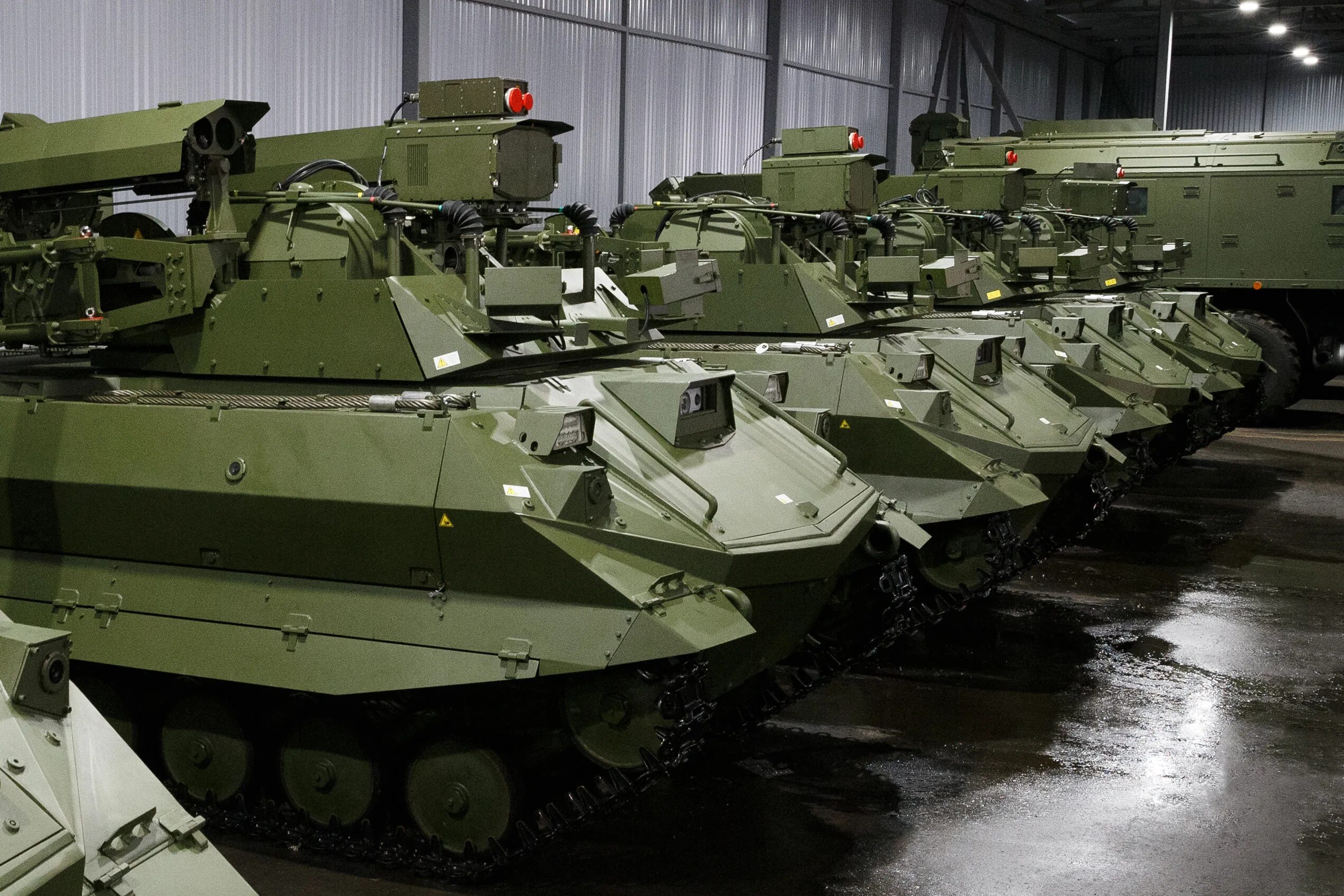 Боевой робот уран-9. Робот танк уран 9. Беспилотный танк уран-9. Боевой робот уран 2021. Боевой робот 2021.