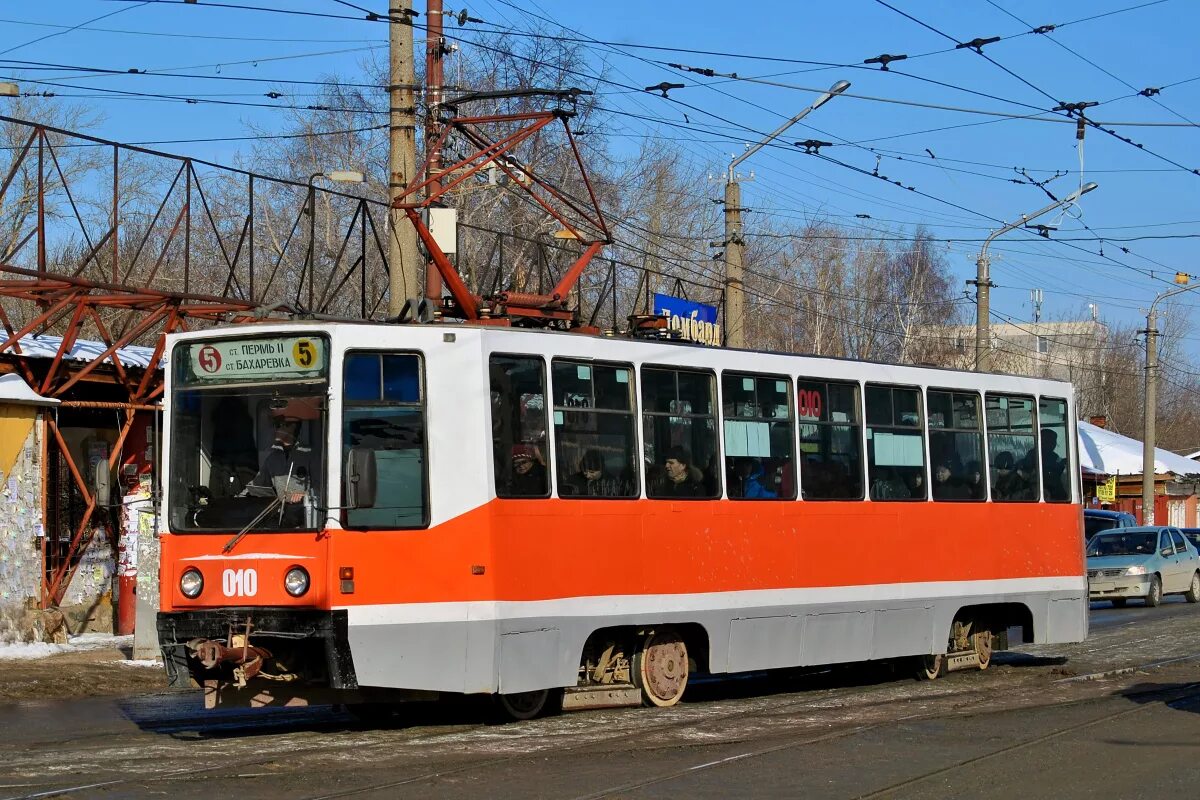 Трамвайчик пермь. Трамвай 71 608к 303. Пермский трамвай. 71-608. Трамвай 510 Пермь.