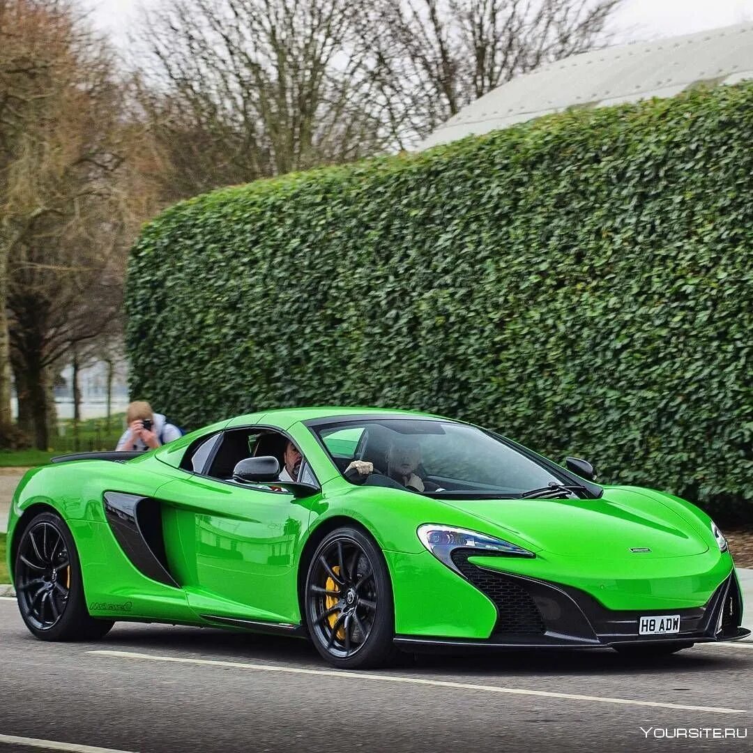 MCLAREN 650s зеленый. Макларен п1 салатовый. MCLAREN 650s салатовый. Зеленый Макларен p1.