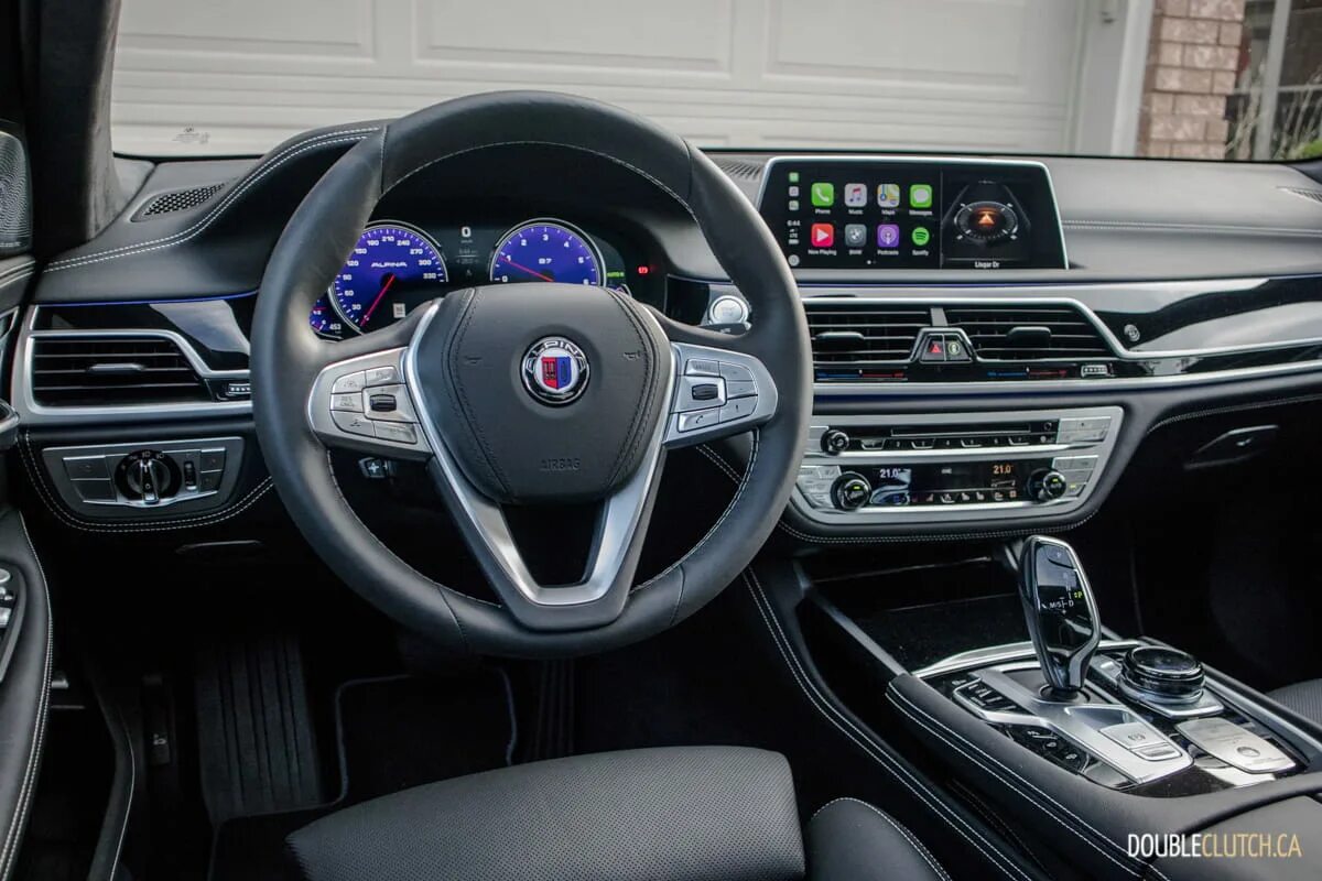 Альпина 2019. Bmw alpina b7 2025 салон. бмв 760 2025 альпина салон. альпина и7 интерьер. bmw 740 2016 alpina интерьер.