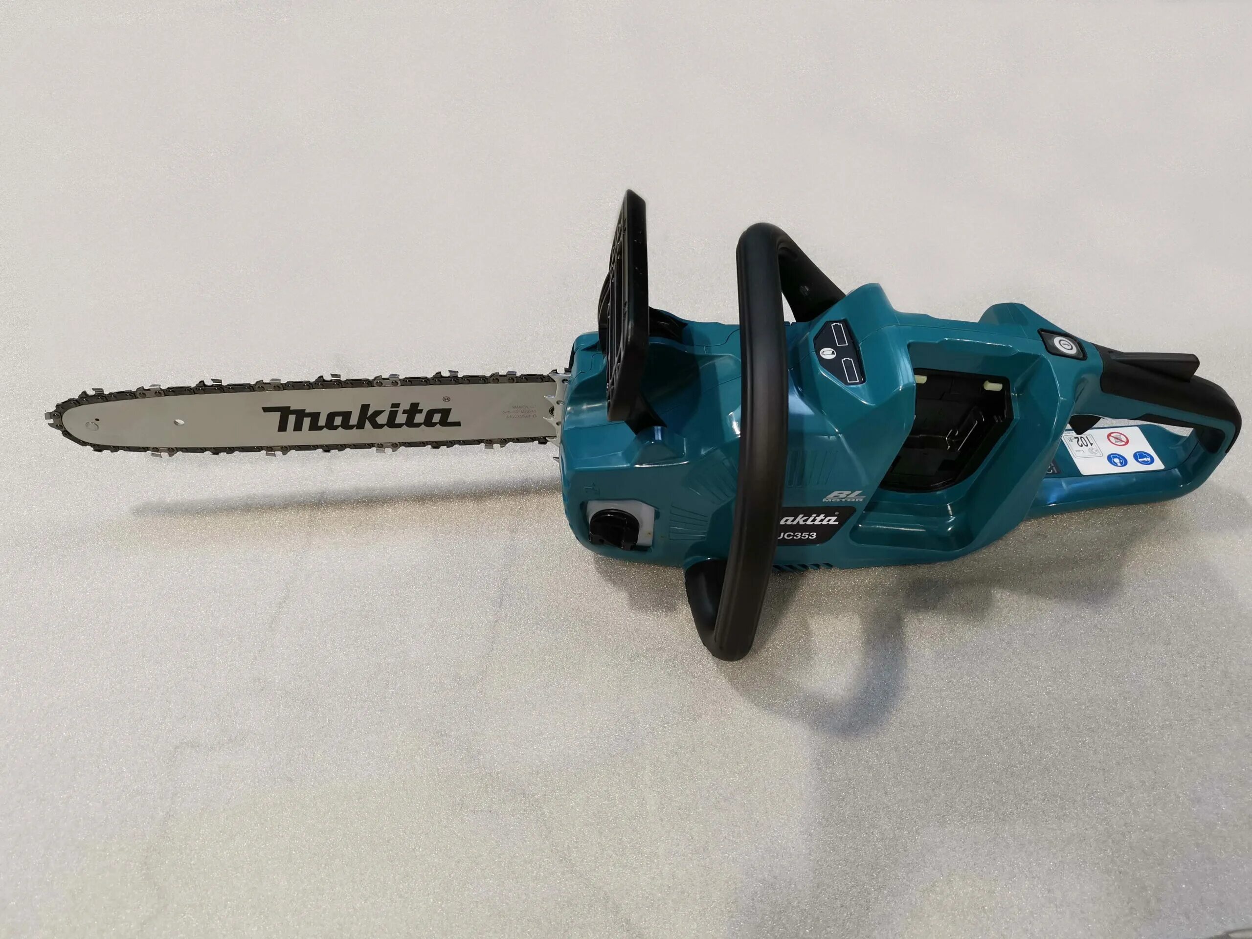 Цепная пила duc353. Makita duc353z. цепная электрическая пила makita duc204z. аккумуляторная цепная пила makita. цепная аккумуляторная пила макита 36 вольт.
