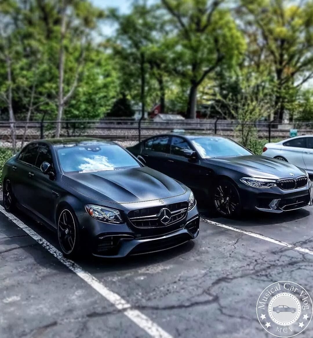 Mercedes e63 AMG w213. Mercedes Benz e63 AMG w213. БМВ s63 AMG. BMW m5 vs Mercedes e63. Бмв м5 амг