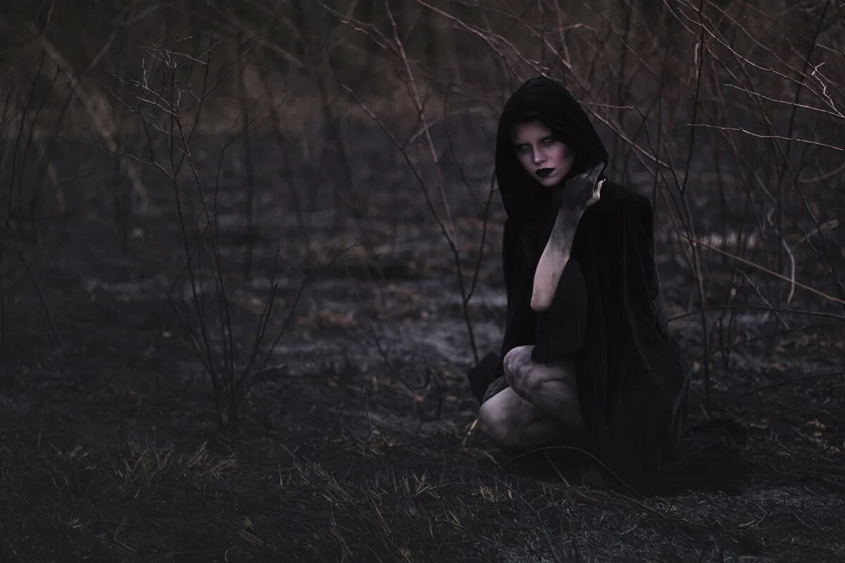 Мистическая женщина. Фото nlo - девочка морока. Колдуны и ведьмы. Группа нло девочка морока. Лицо девушки эстетика мрачно.