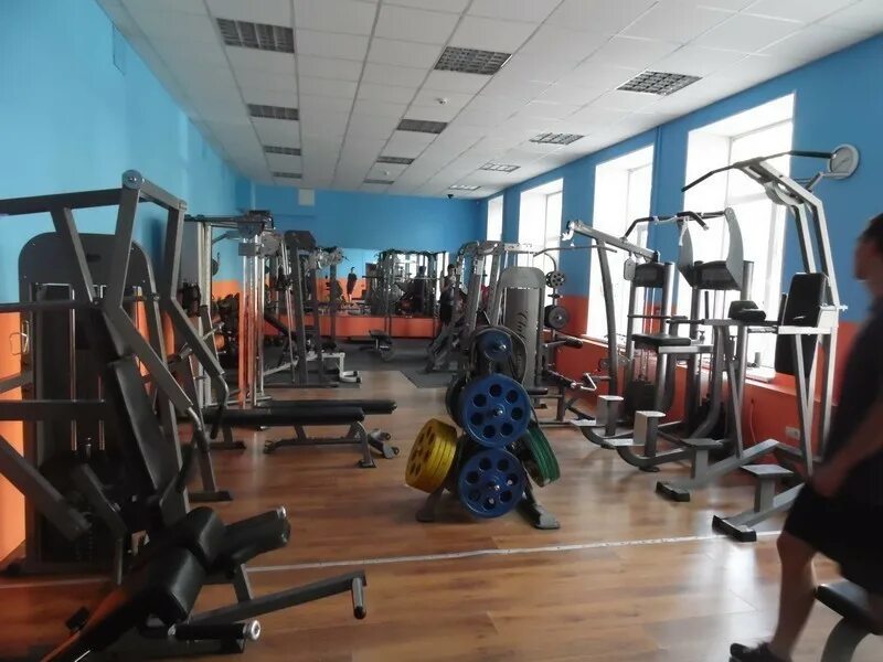 Качалка спортзал. Физкультурно-оздоровительный комплекс, череповец сталеваров. Качалка череповец. Тольятти тренер спортзала. Фитнес центр жемчужина череповец наседкина 26.