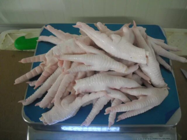 Как очистить куриные лапки от кожи. 100 гр куриных лапок. утиные лапки сорт. обработка куриных лапок. куриные лапки при диабете 2 типа.