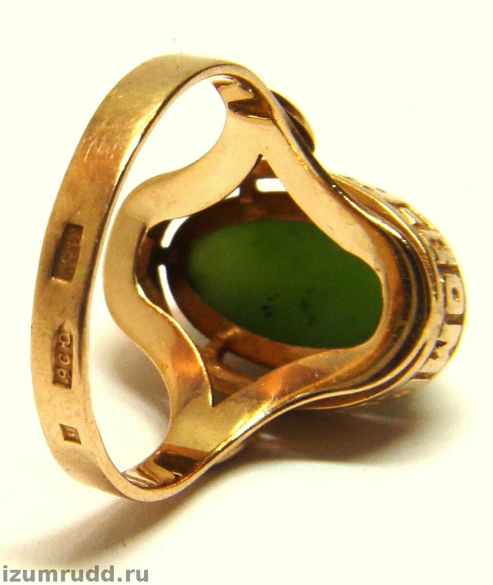 Золотое кольцо с жадеитом. Серьги 583 пробы с камнем жадеит Винтаж. Кольцо с зеленым камнем 583 пробы. Советское золото.
