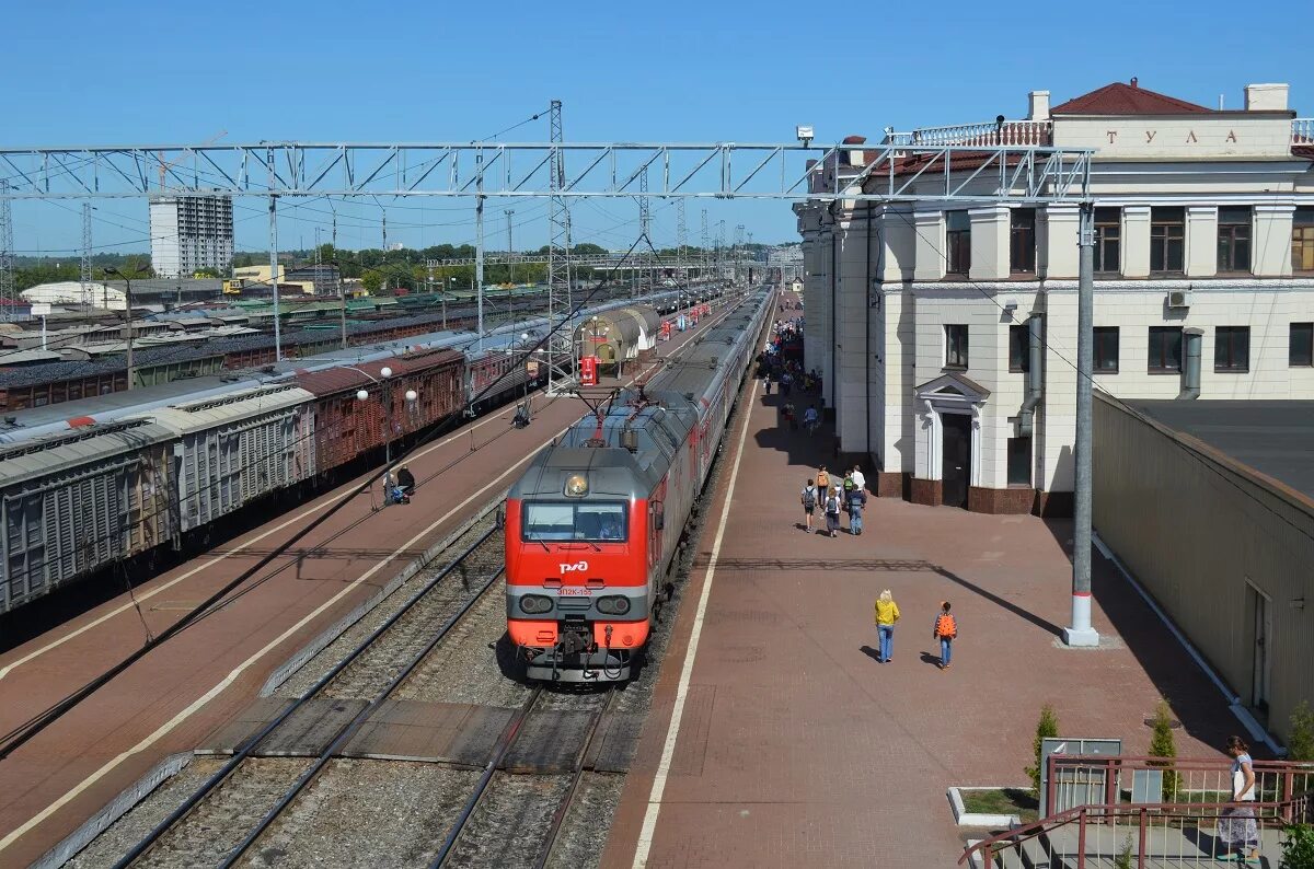Жд вокзал у перрона сергиев посад. Тула санкт петербург жд. Жд станция тула. Тула санкт петербург жд. На какой вокзал прибывает.
