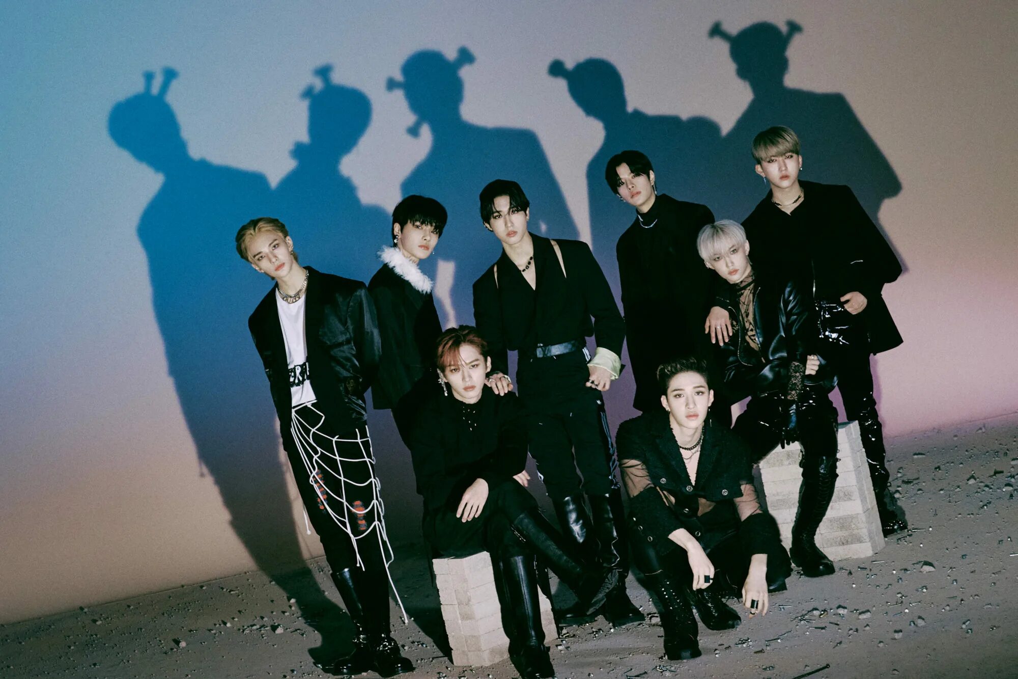 Stray kids участники фото 2025. Группа stray kids 2025. stray kids 2025 maniac. группа stray kids маниак. группа stray kids максидент.