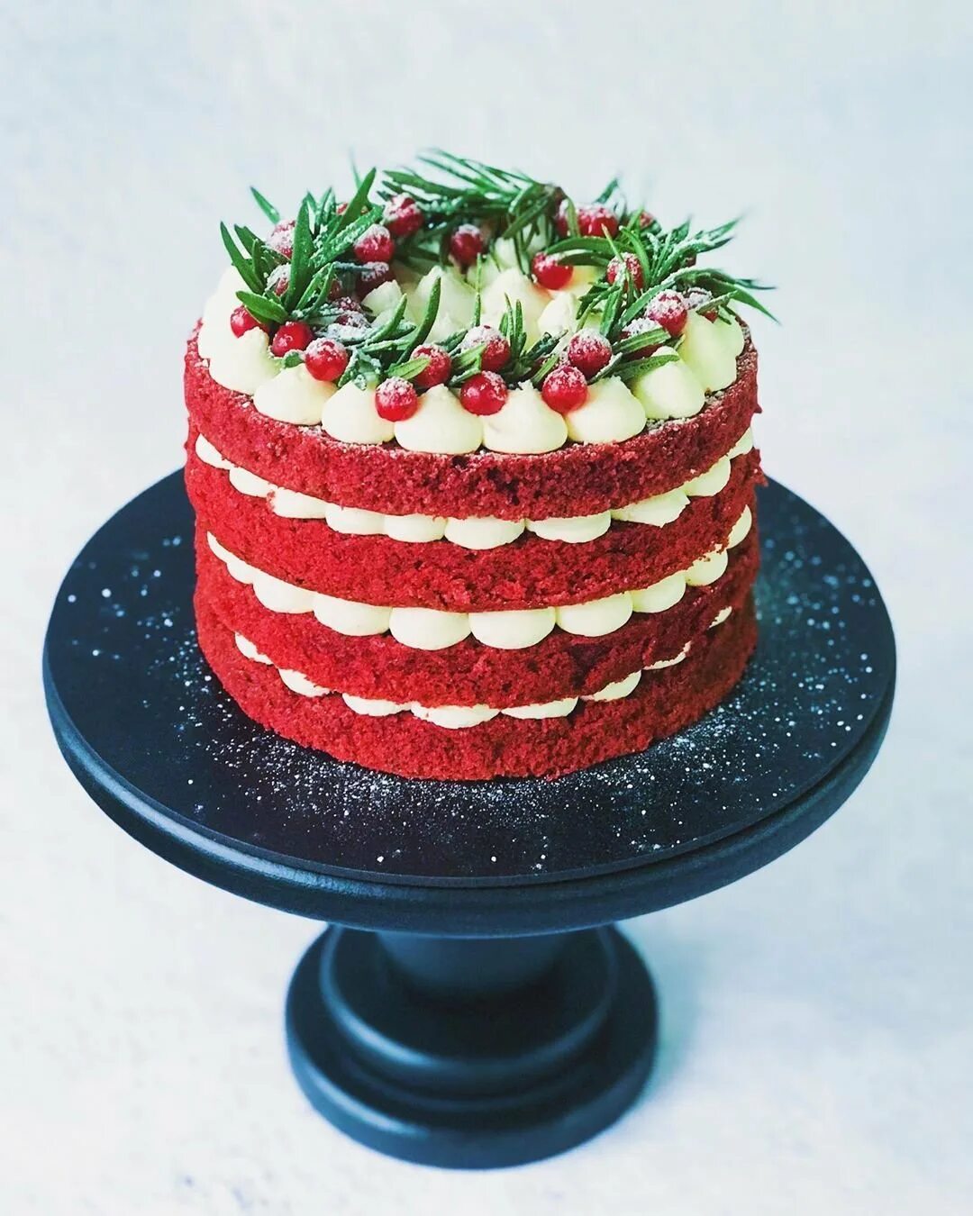 Торт красный бархат Мирель. Торта "красный бархат" (Red Velvet).. Торт красный бархат с конфи. Вупи Пай торт красный бархат.