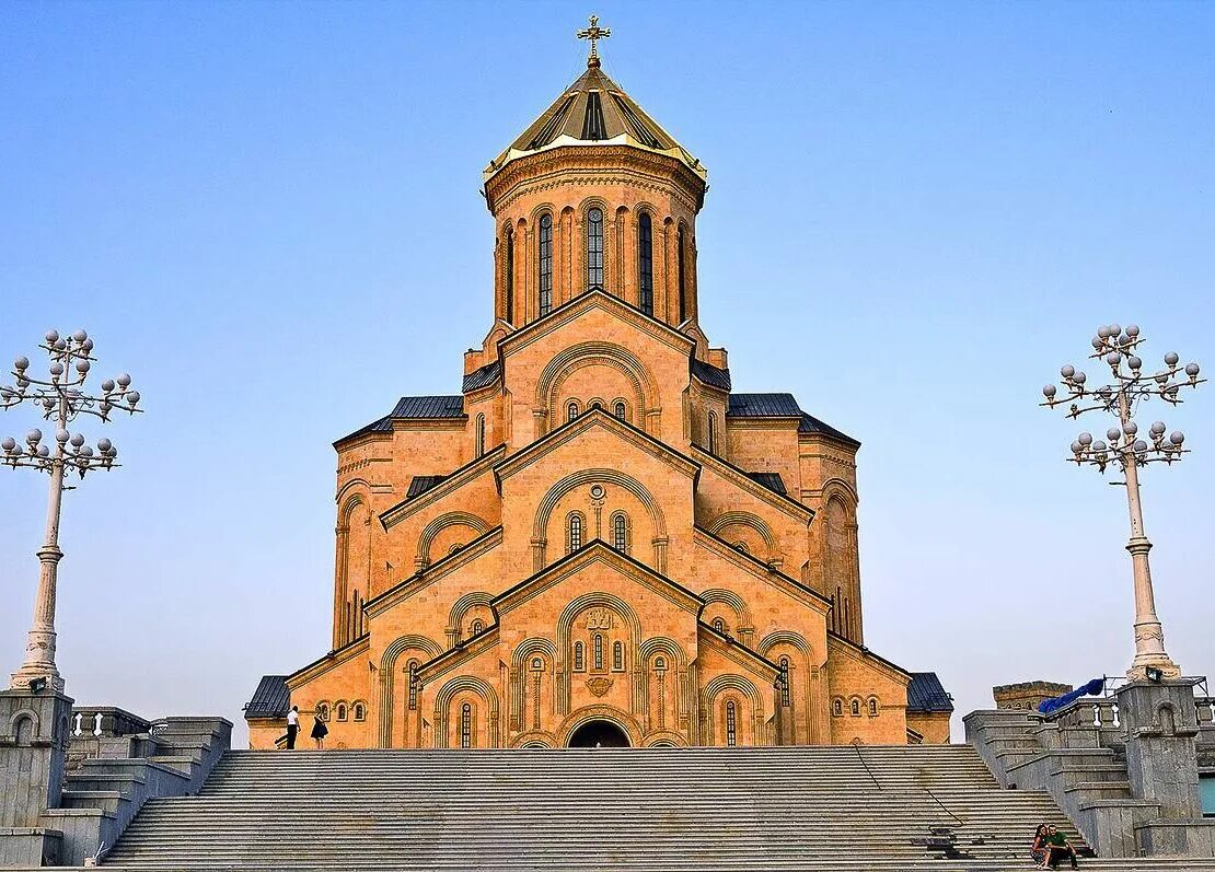 Троица тбилиси. Храм Цминда Самеба. Церковь Святой Троицы Грузия Мцхета.