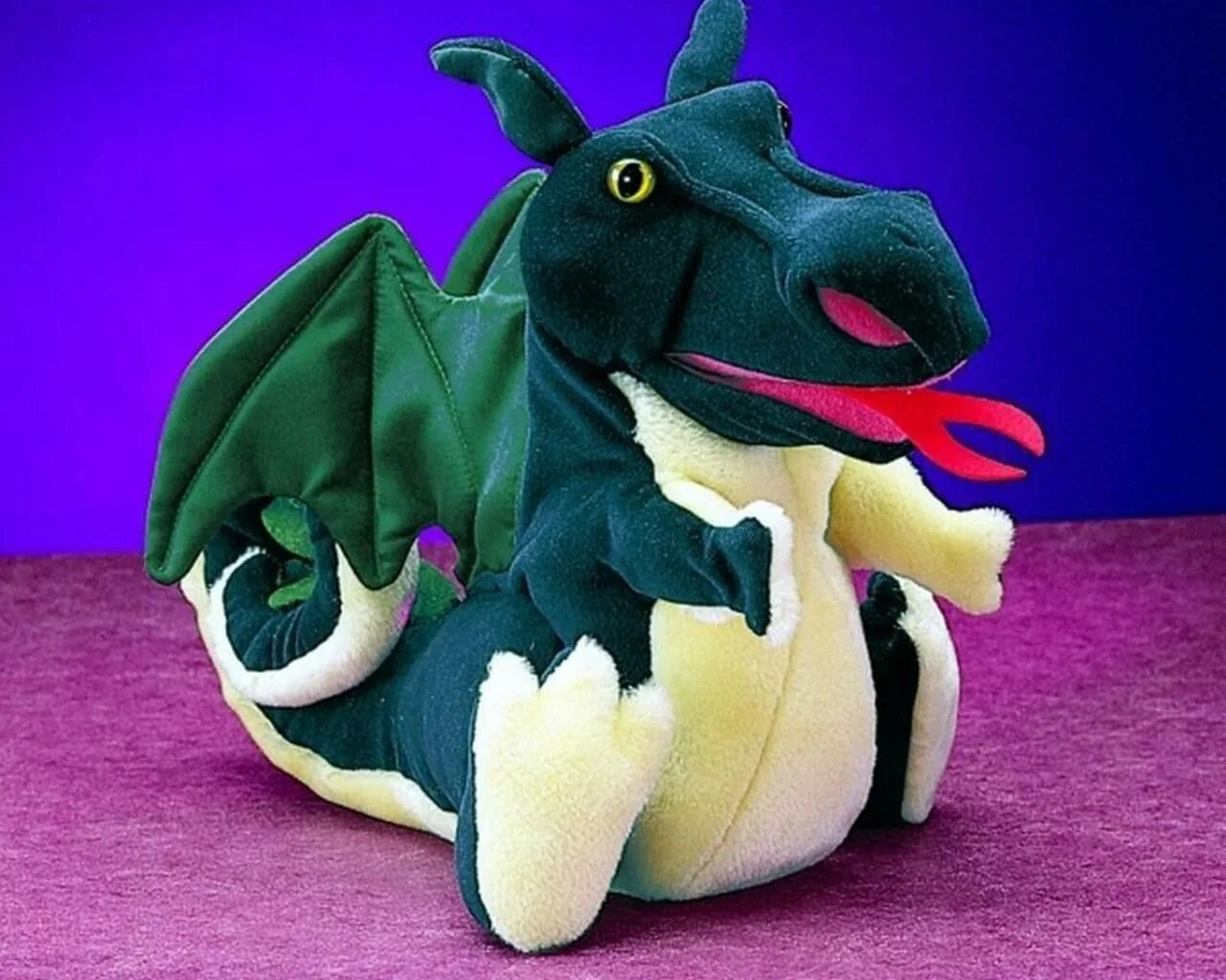 Мягкая игрушка дракон лекало. Мягкие игрушки дракончики. Игрушки из фетра дракон. Дракон из фетра. Мягкая игрушка "дракон".