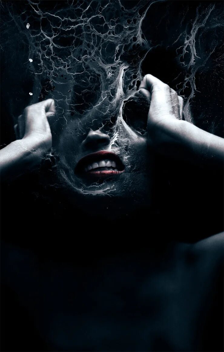 черный гнев. девушка в ярости.