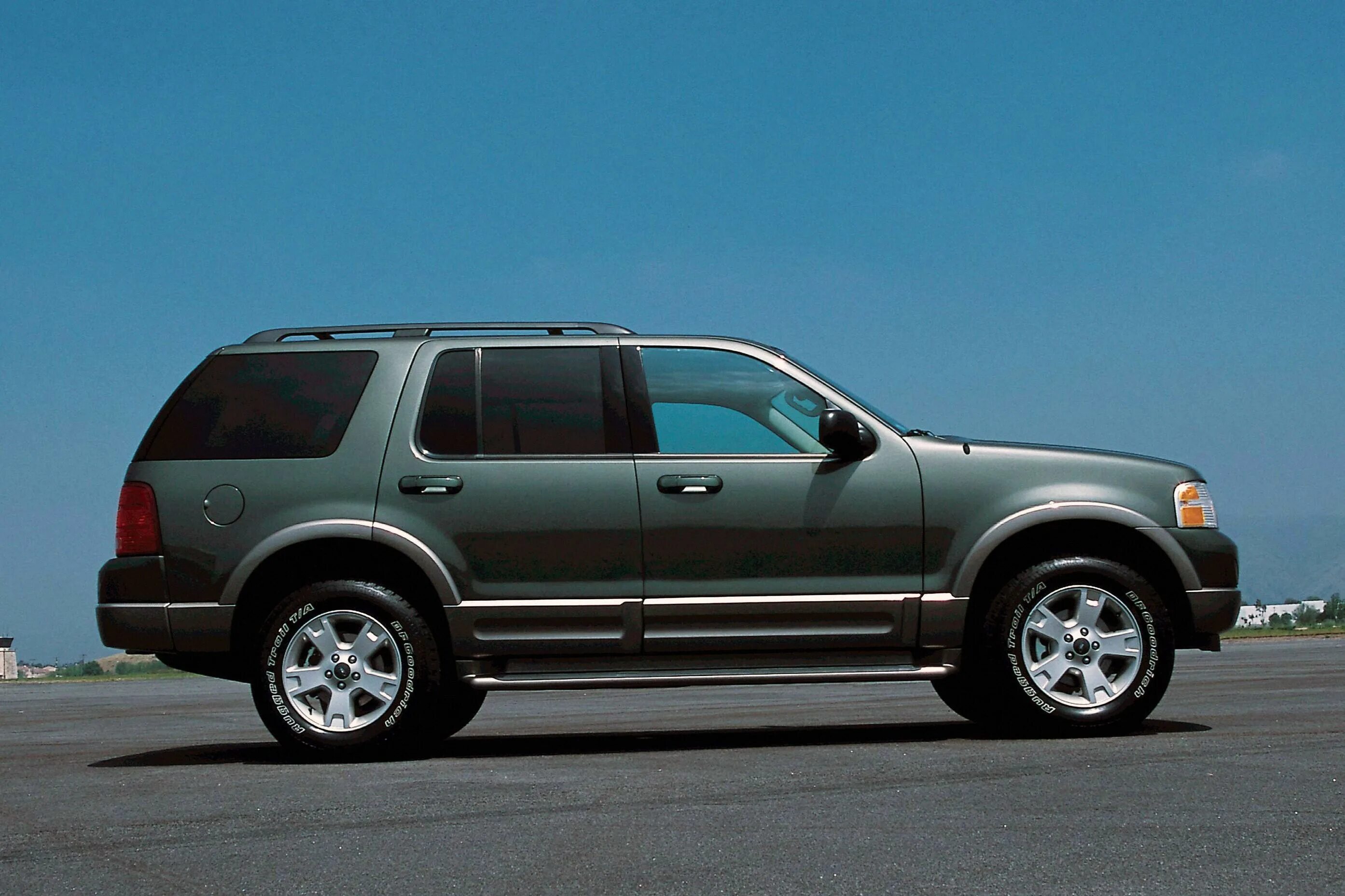 Ford explorer 2.3. Форд эксплорер 3 поколения. ford explorer 2002. ford explorer 4. ford explorer 4 2005.
