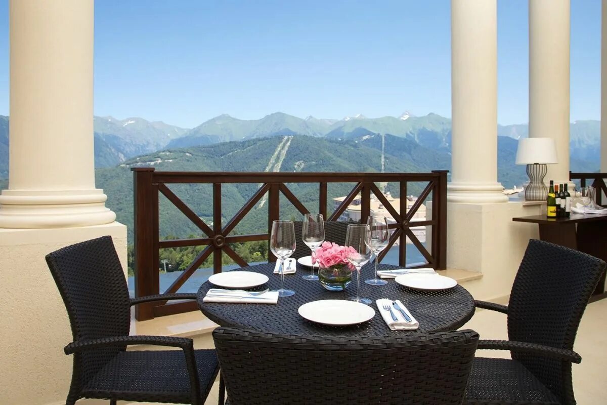 Новотель резорт поляна. Ресторан the grill красная поляна. novotel resort krasnaya polyana sochi 5. новотель красная поляна ресторан. novotel ресторан красная поляна сочи.