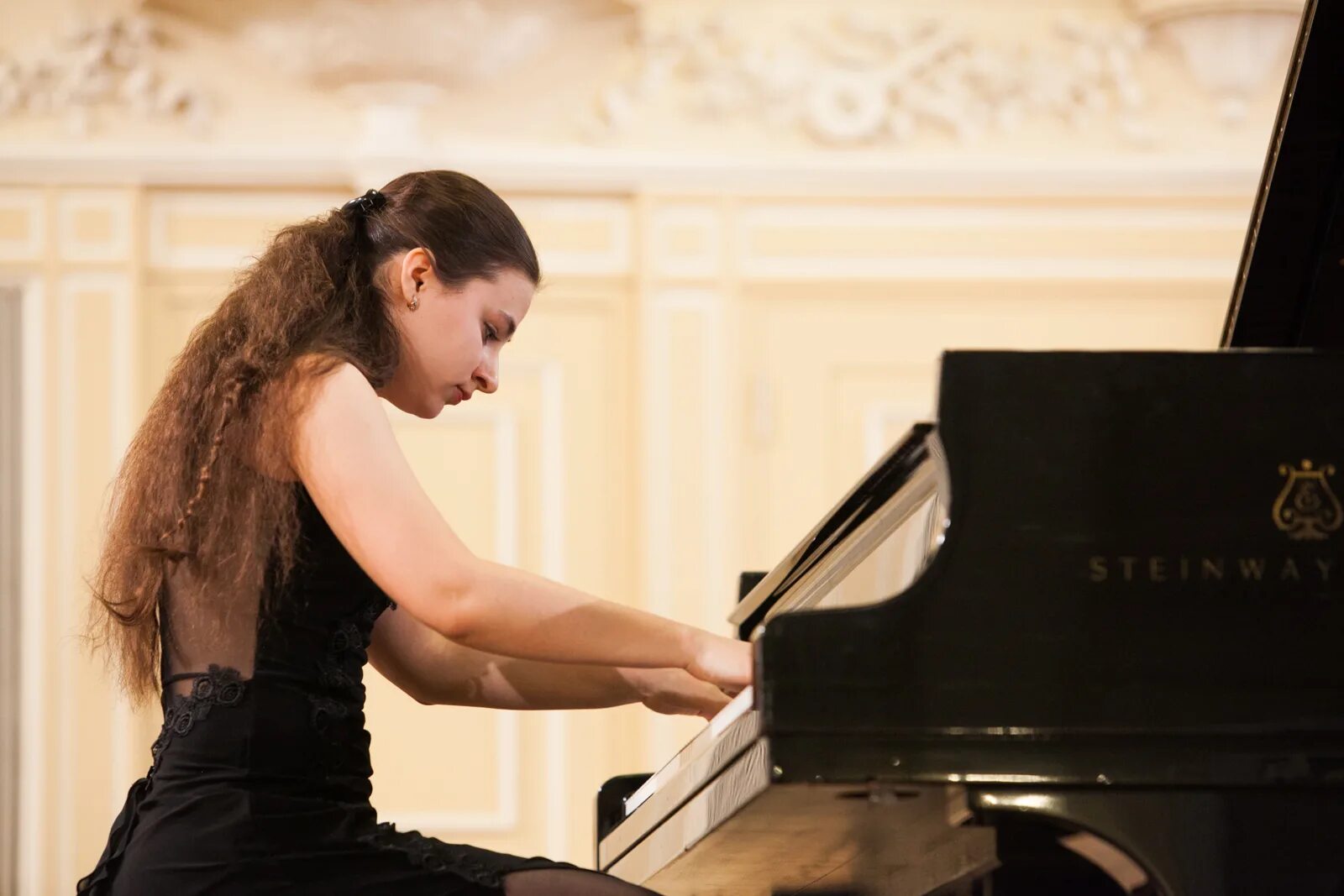 окончил консерваторию. композиторы писавшие о войне. скрябин композитор. окончил консерваторию. окончил консерваторию.