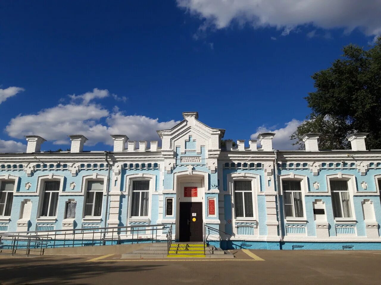 г. библиотека книжных героев ленина 20. протвино центральная городская библиотека. дизайн сельской библиотеки. библиотека центральная городская библиотека имени е.