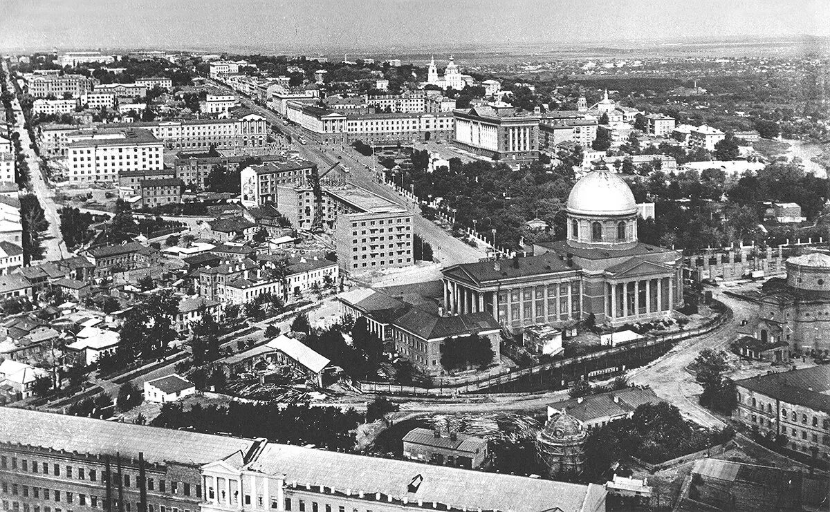 ярославль исторический центр города ярославль. исторический центр города старую. англия булыжная мостовая. провинция квебек канада. коломна исторический центр.