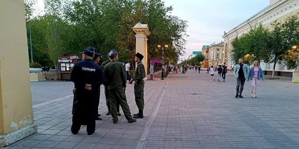 Теракт в оренбурге сегодня. Улица Советская Оренбург сейчас. Оренбургские мобилизованные. Митинг в Оренбурге. Мобилизация на улице.