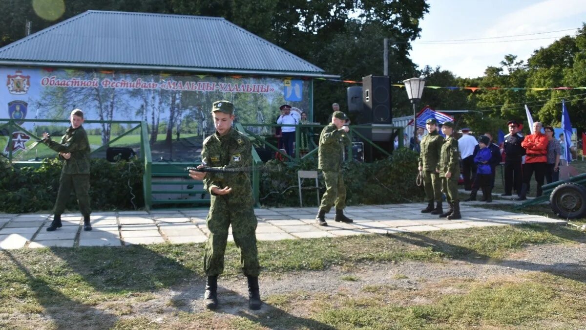 Кадеты Горбатка Михайловский район. Юнармейцы маршируют Рязанская область Михайловский район. Каморино Михайловский район Рязанской области. Д Каморино Михайловского района Рязанской области. Погода в сидорах михайловский