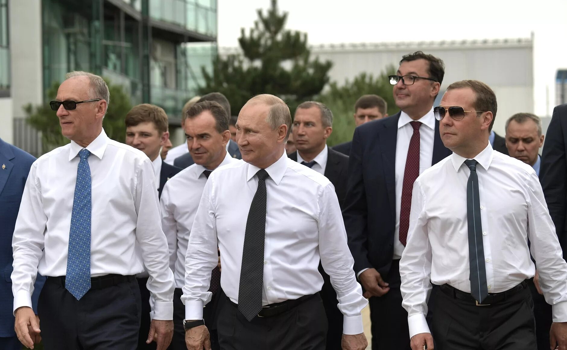 Окружение президента рф. Медведев и Патрушев.