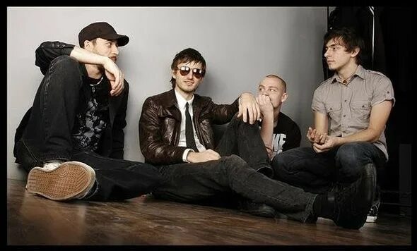 Мужская танцевальная группа. Группы 2000. Корни фабрика звезд. Как там группа называется. Тбили и жека расту.