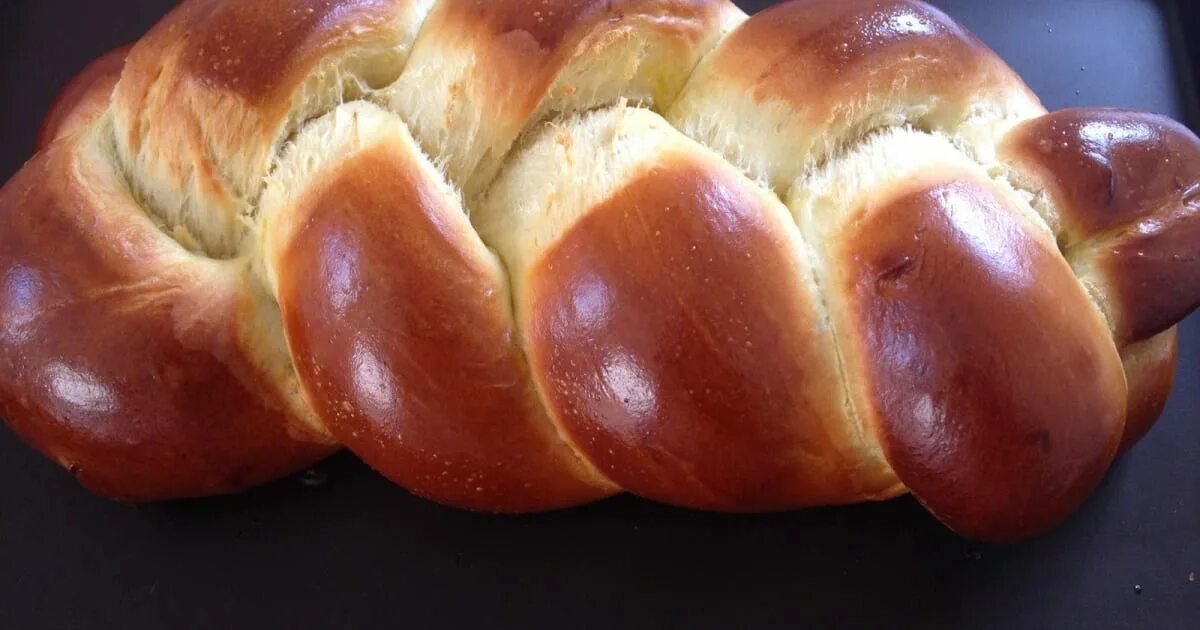 Карамелизованная бриошь. La boulangere бриош. Бриошь фото. Хлеб бриошь. La brioche.