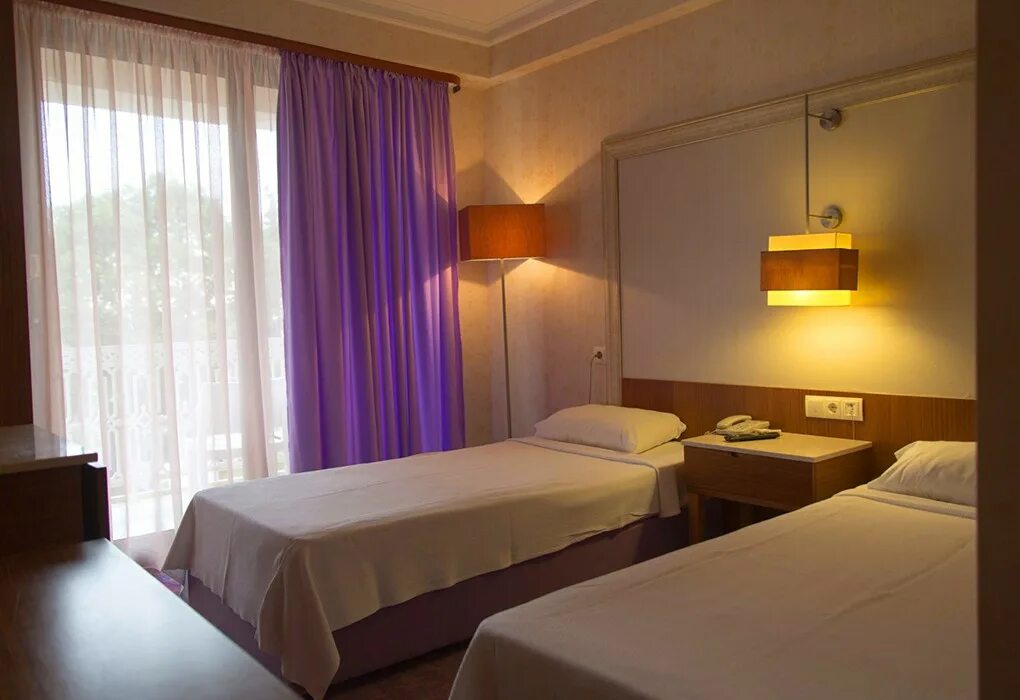 Историческая гостиница абхазия новый афон. Арстаа гостиница абхазия гагра. Бронировать отель в абхазии. Арстаа гостиница абхазия. Бронировать отель в абхазии.