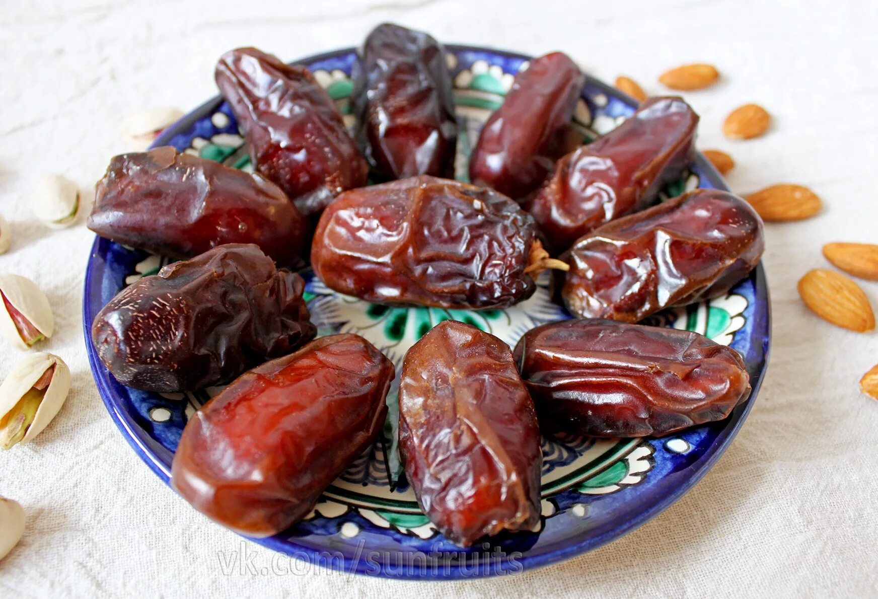 финики израильские королевские. финики medjoul jumbo 500г. фиником москва. финики маджуль. финики золотой араб.