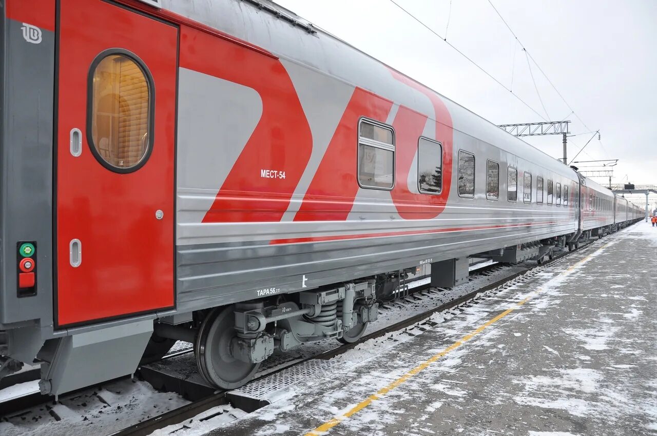 Поезд Ижевск-Санкт-Петербург. Ижевск Санкт Петербург вагоны поезда. Фирменный поезд Удмуртия. Поезд Ижевск Москва. Спб ижевск поезд