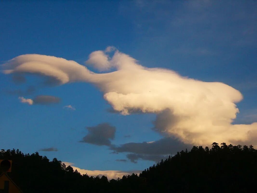 Облако 92. Облако 3d. Небо облака похожие на. Облако. Дирижабль в облаках.