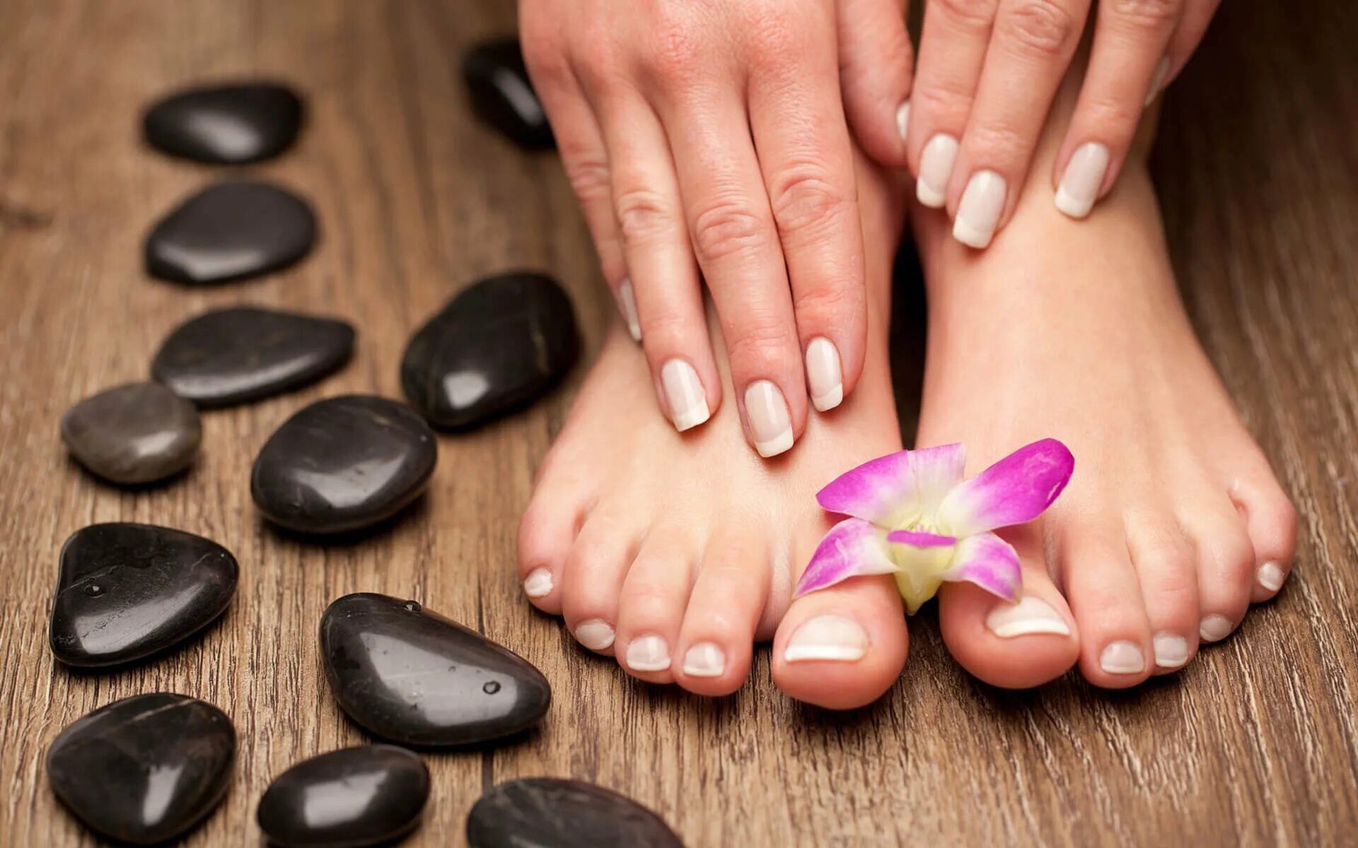 Manicure pedicure. Маникюр и педикюр. Красивый педикюр. Красивый маникюр. Красивые руки и ноги.