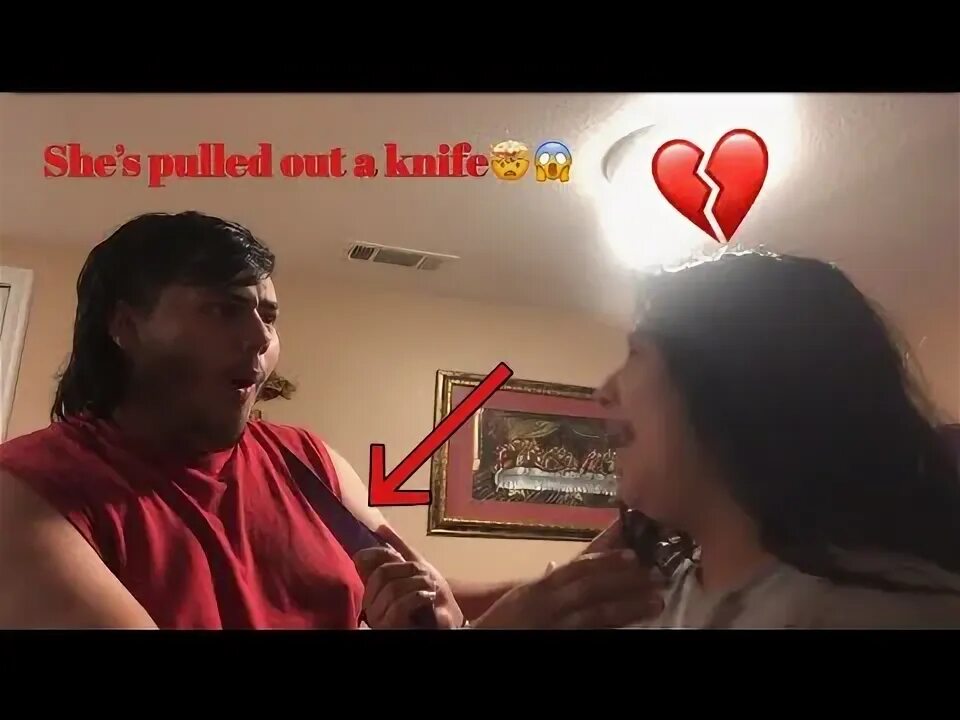 Альбом her - her. Мемы про сумасшедших. She goes crazy. Орущая женщина. Название girl goes psycho during makeup tutorial.