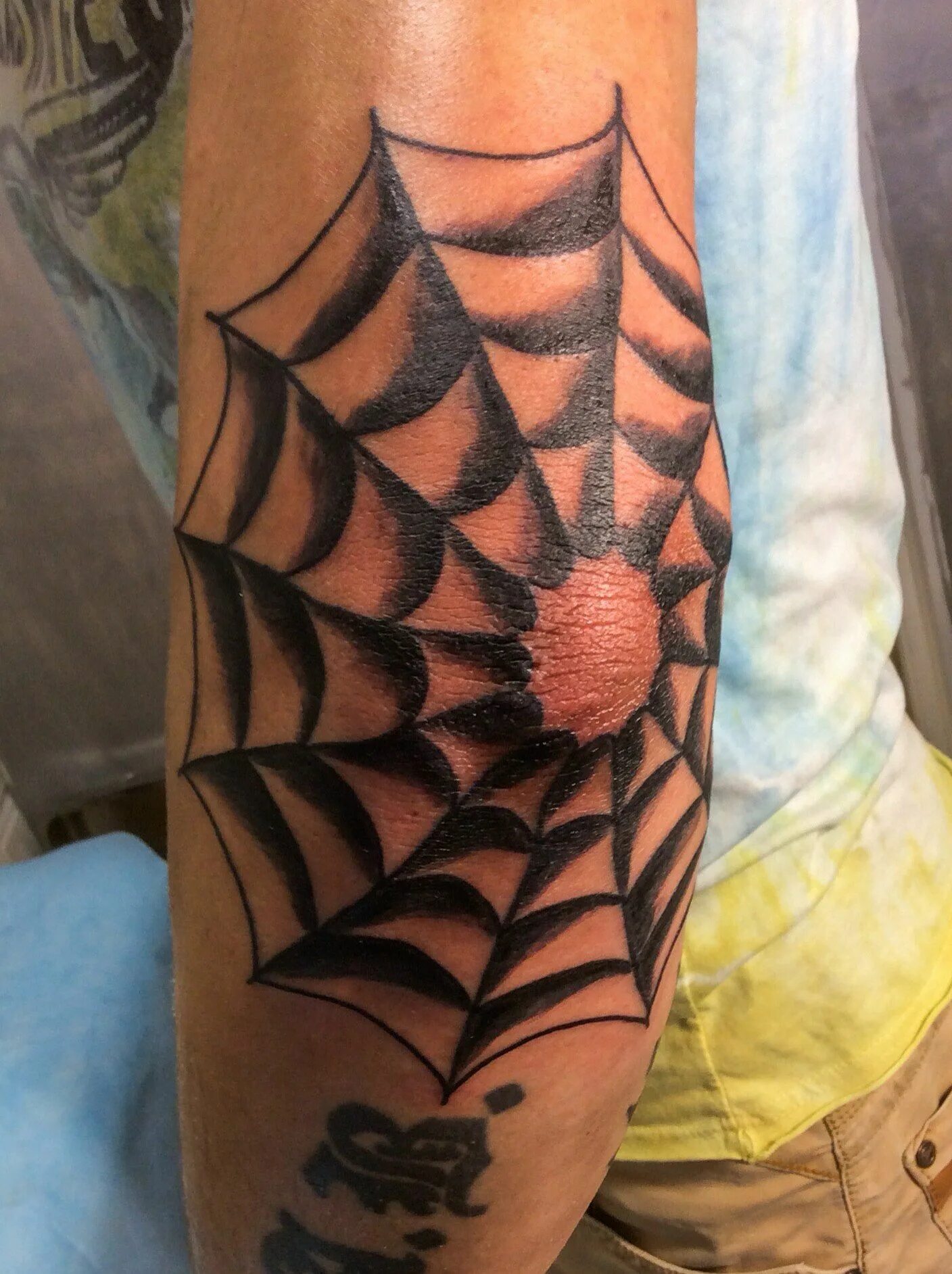 Татуировка паутина на локте значение. Паутина натлокте. tattoo blackwork паутина. тату паутина на локте. тату паутина на локте эскиз.