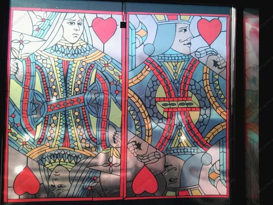 Старинный русский орнамент в витраже. Витражи павильон латвия. Карта витраж. Глобус витраж. Карта витраж.