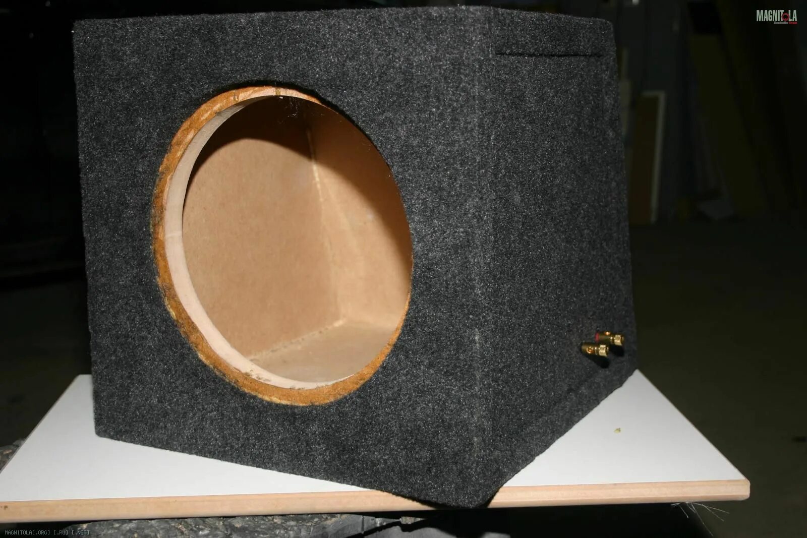 короб для сабвуфера. сабвуфер из двух динамиков гдн 75 в авто. плоский корпус для сабвуфера. короб саба для 2х динамиков небольшой solomon. сабвуфер прайд мт 10.