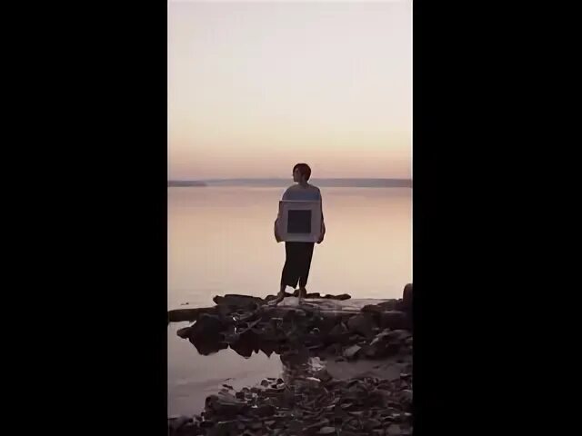 Держи меня земля образ манижи. Артемьев шепотом. Тень картинки. Держи меня земля слушать. Держи меня крепче артик и асти.