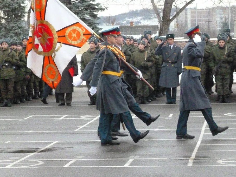 Знамена выносятся. 150 Я мотострелковая дивизия Новочеркасск. 150-Я мотострелковая Идрицко-Берлинская ордена Кутузова дивизия. 33-Я отдельная мотострелковая бригада. 150 Идрицко Берлинская мотострелковая дивизия.