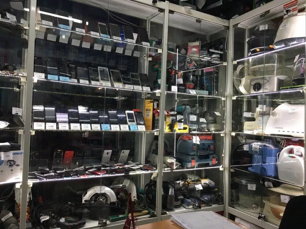 комиссионный магазин одежды. мебельный комиссионный магазин. иркутск магазин «центровой». комиссионный магазин центровой. комиссионка на рынке.