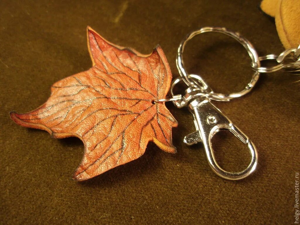 Наклейка на брелок шкода. Брелок с логотипом. Брелок "спорт", 4,5 см. Брелок гос номер металлический. Манометр автомобильный шинный c жк дисплеем.