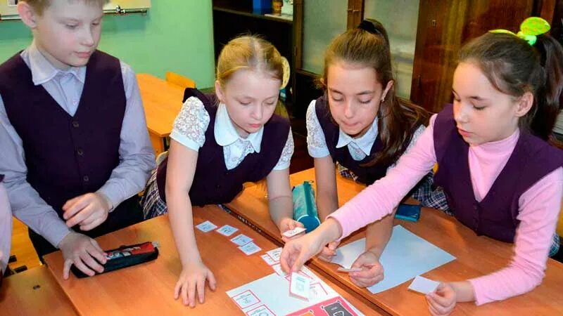 Эл жур 12 школа. 17 школа евпатория. Школа 10 рузаевка. Лицей 8 красноярск. Эл жур 12 школа.