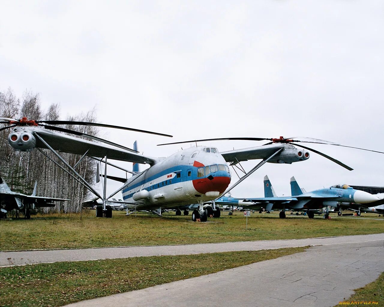 Реал ми 12 про. Двухвинтовой вертолёт ми-12. Ми-12 Томилино. Картинка вертолета ми 12. Ми 12 5 Джи.