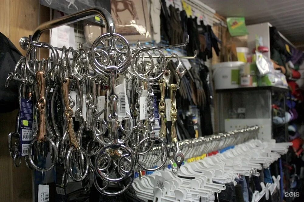 конный магазин петербург. конный клуб белая лошадь. конный магазин товары для конюшни. амуничник. клуб лошадка спб.