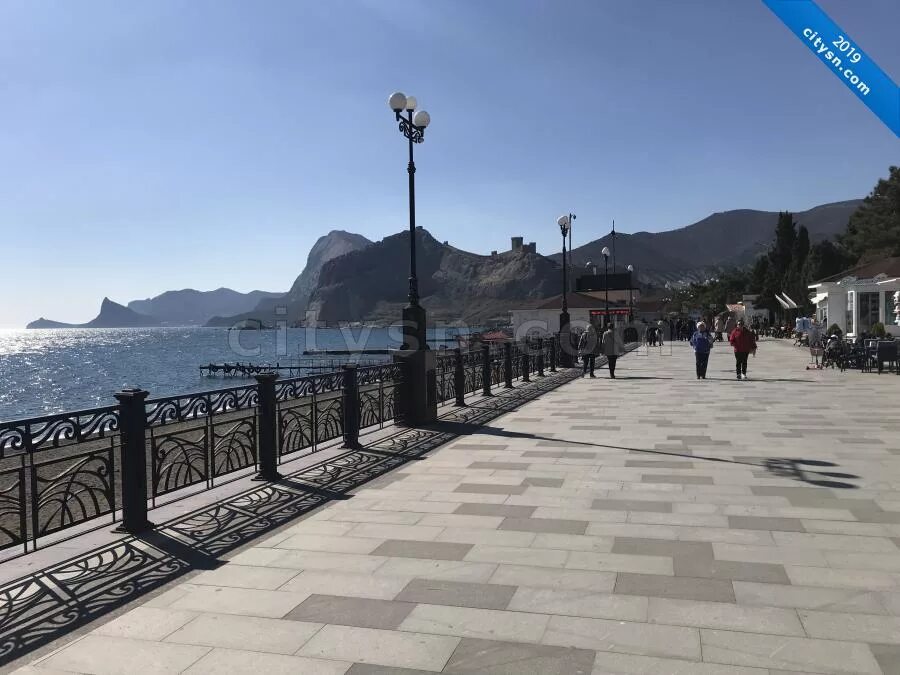 Набережная судака видео. Судак центральная набережная. Набережная судака видео. Набережная судака видео. Судак 2021.