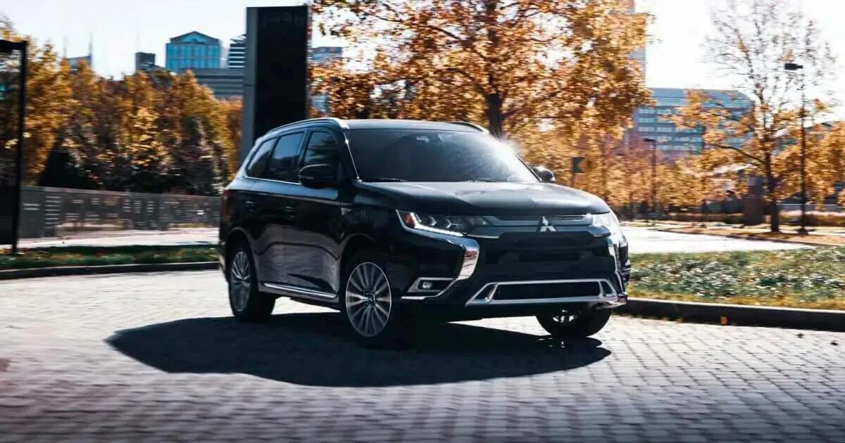 Аутлендер 2024 купить. Митсубиси Аутлендер 2022. Mitsubishi Outlander PHEV 2022. Mitsubishi Outlander 2022 черный. Митсубиши Аутлендер 2022.