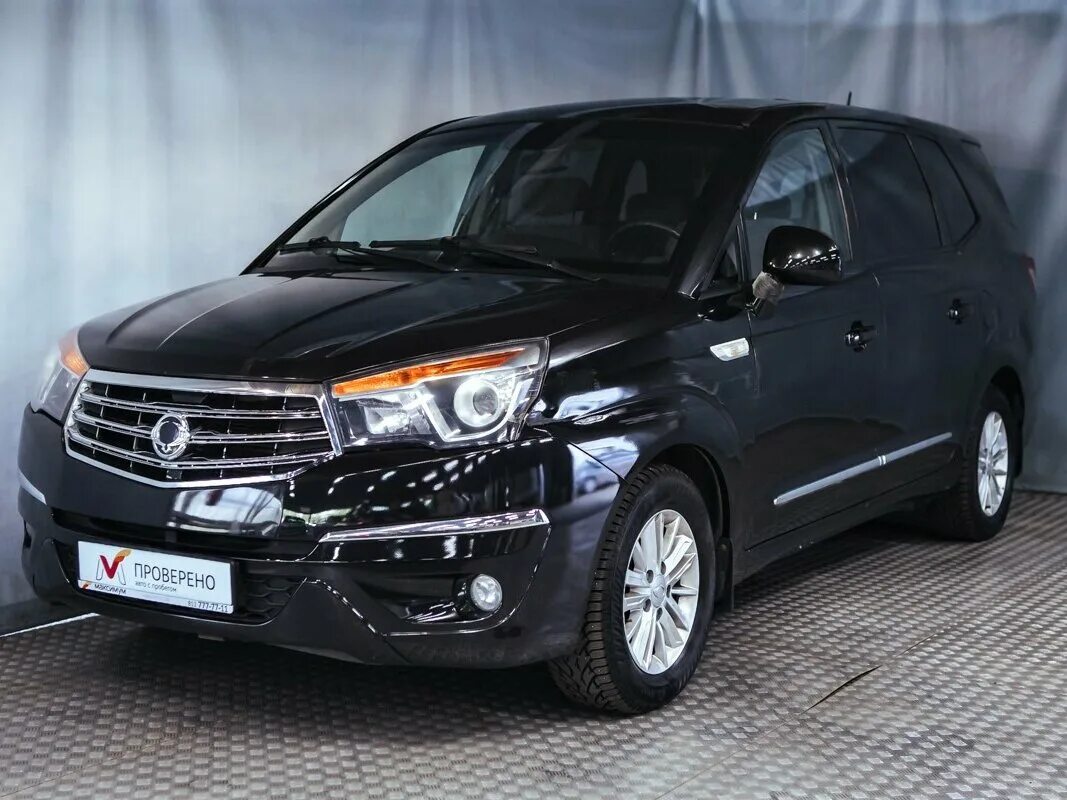 Санг енг ставик купить. SSANGYONG Stavic. SSANGYONG минивэн Stavic. Саньенг Ставик 2014. SSANGYONG Stavic 2021.