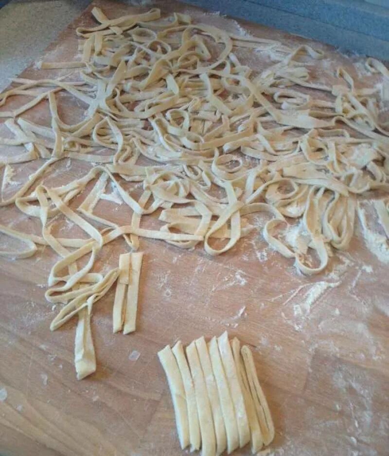 Как сделать домашнюю лапшу на яйцах для куриного супа CoffMachines.ru