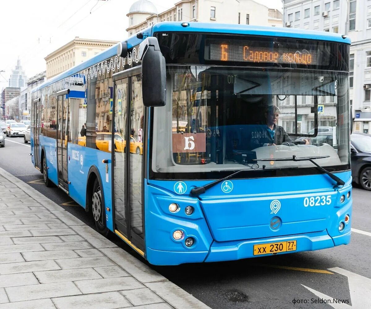 Маршрут б по садовому. ЛИАЗ 621365. Автобус Москва. Московский автобус. Автобус б.